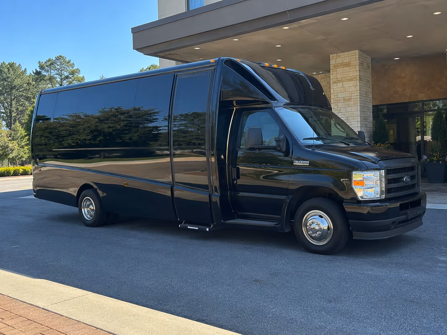employee shuttle buses for santa monica companies of every size
