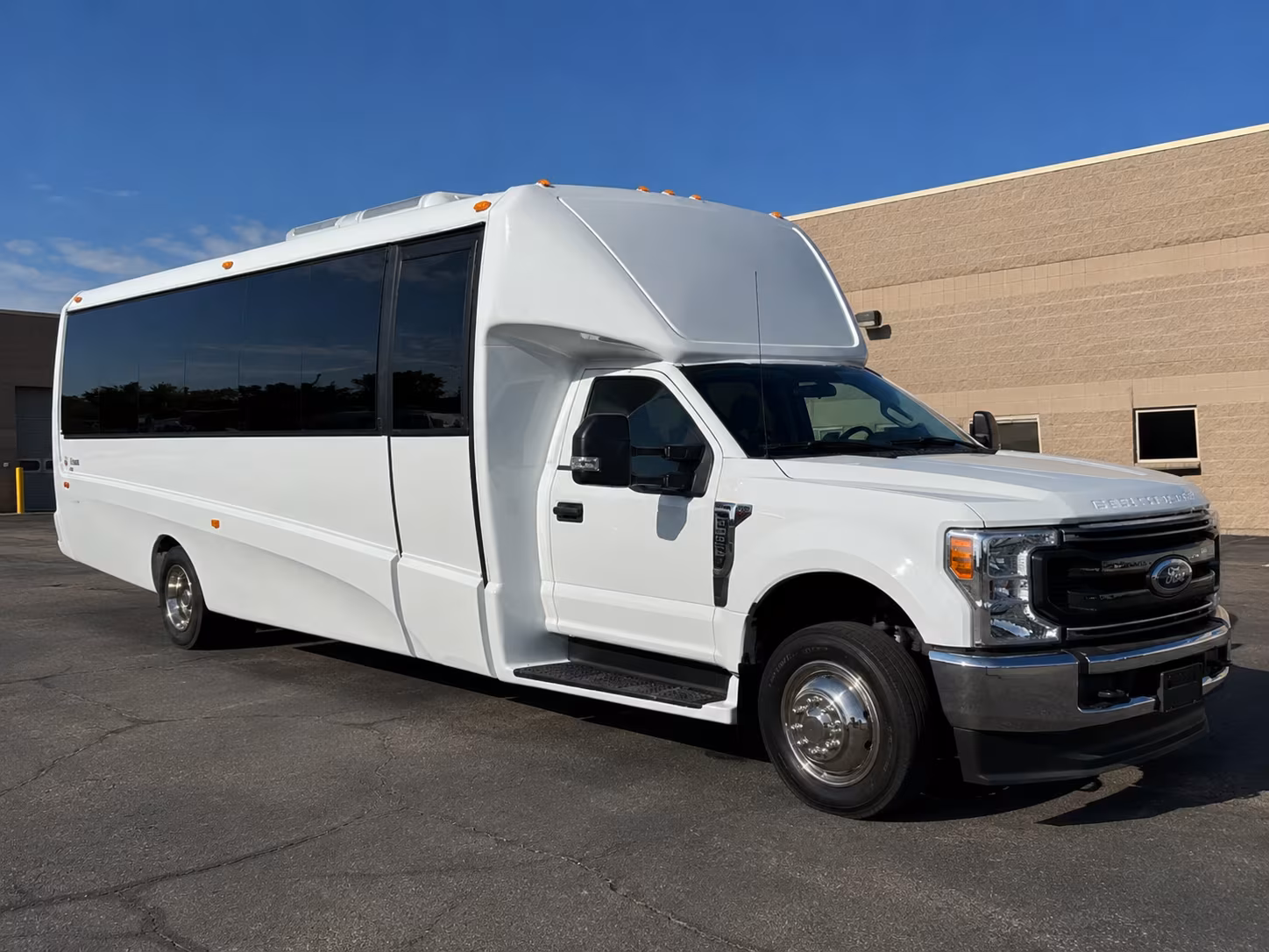 school group bus rentals for day trips to san diego and ventura from santa monica