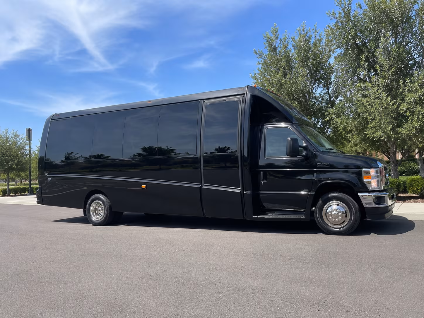 tech campus and entertainment industry shuttle buses in santa monica